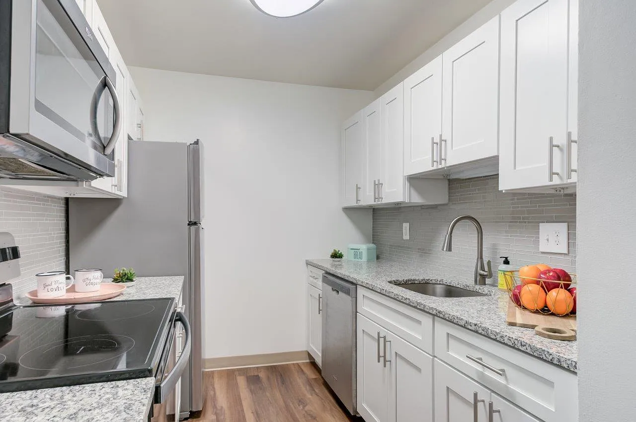Squires Manor Apartment Homes — Photo 3