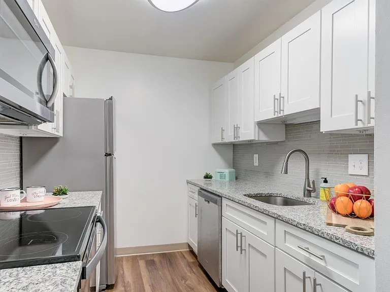 Squires Manor Apartment Homes — Photo 3