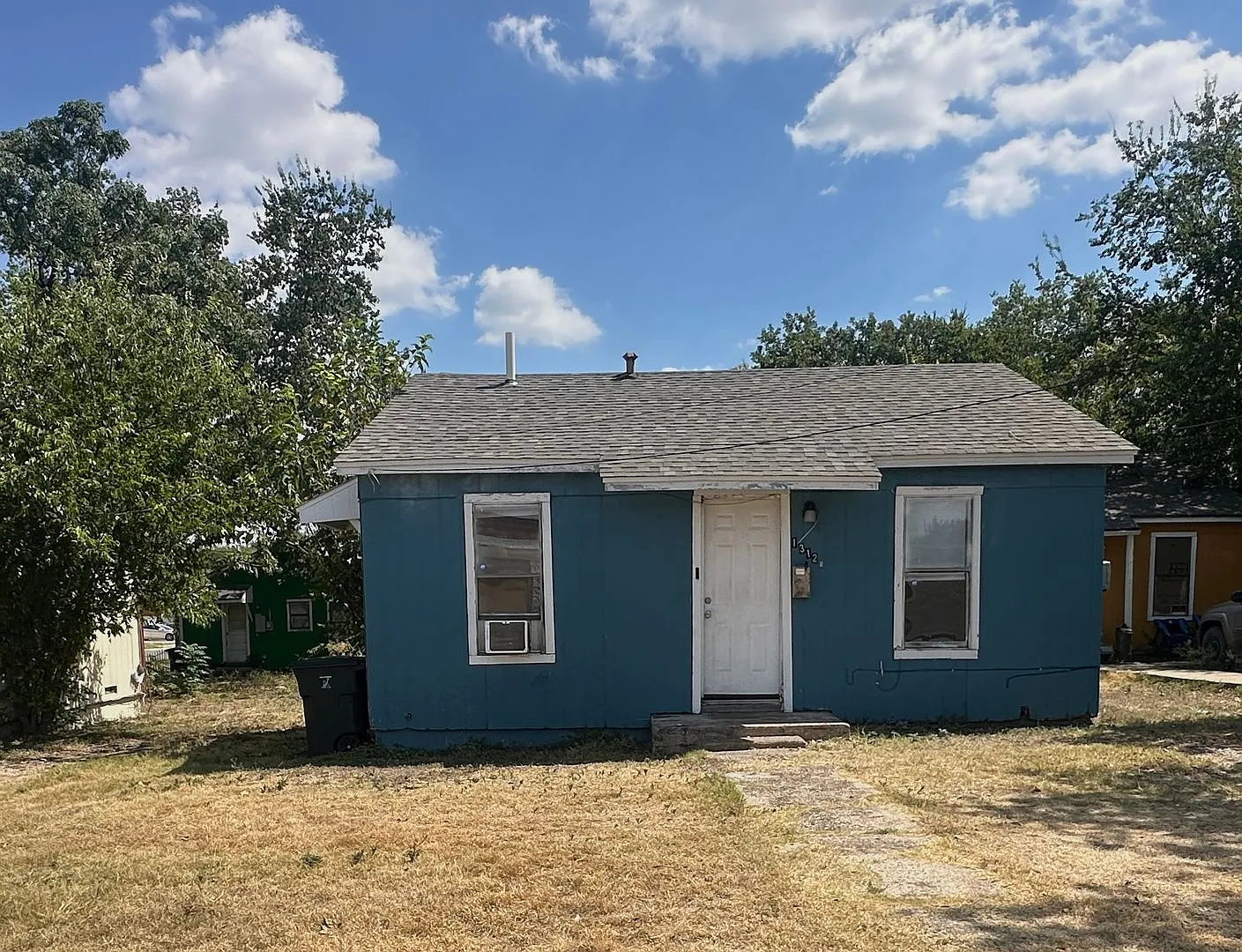 Two bed, one bath in Killeen — Photo 1