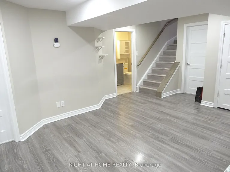 39 Devondale St #LOWER LEVEL — Photo 7