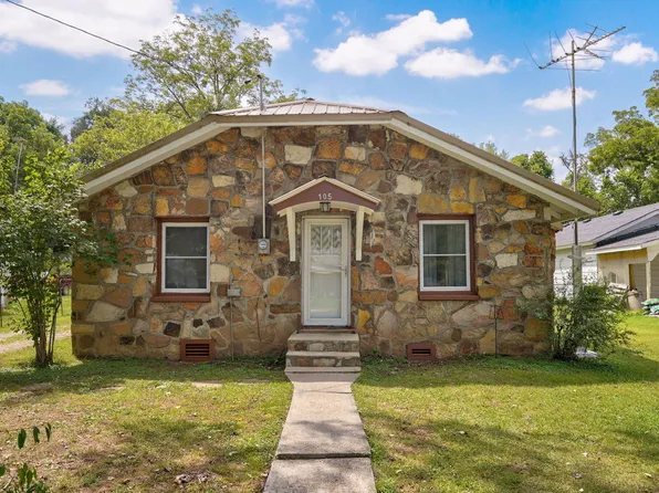 105 S Walnut Street, Crane, MO 65633