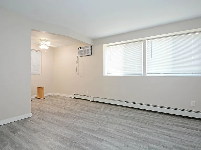 2725 Pleasant Ave — Photo 4