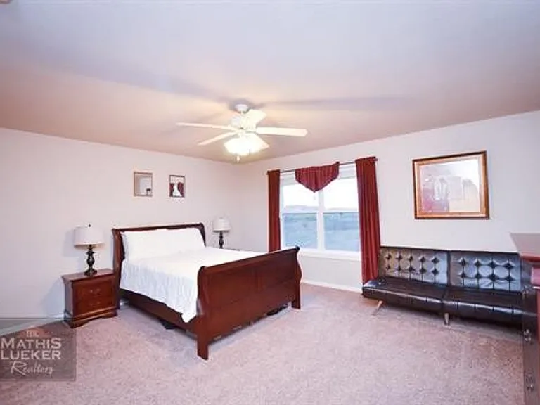 1718 Sutter Woods Rd — Photo 9