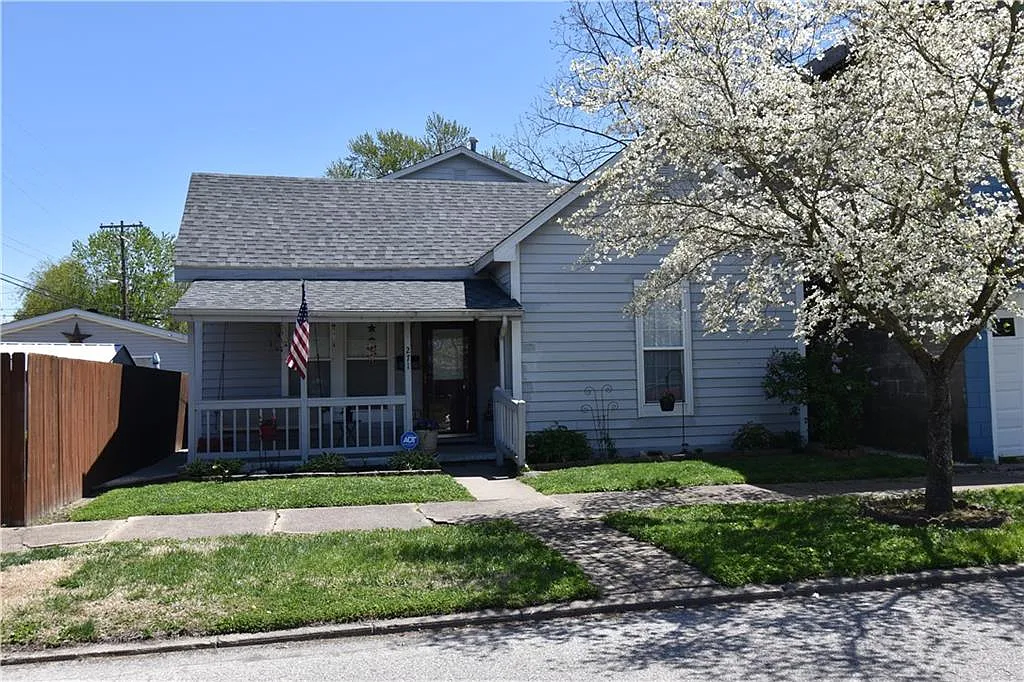 271 S Sycamore St photo 1