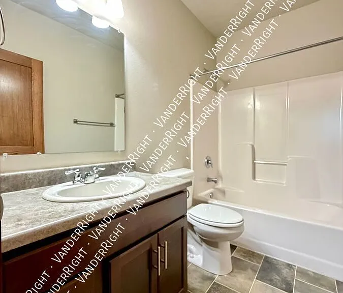 509 W Laquinta St — Photo 23