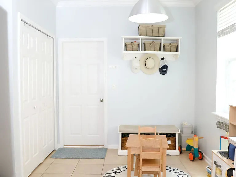 454 Howland Dr — Photo 8