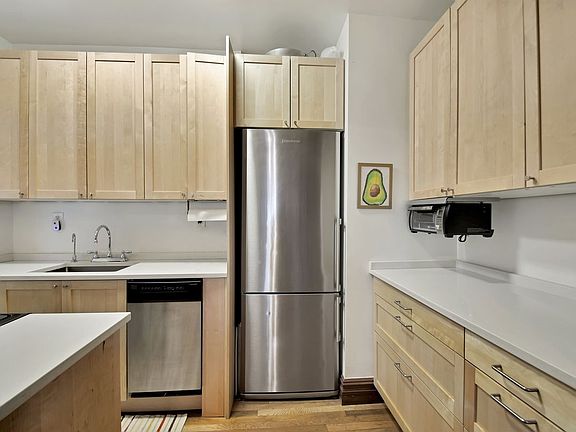 3rd image of 3117 Broadway APT 44