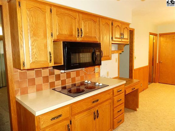 5th image of 1012 Lenox St