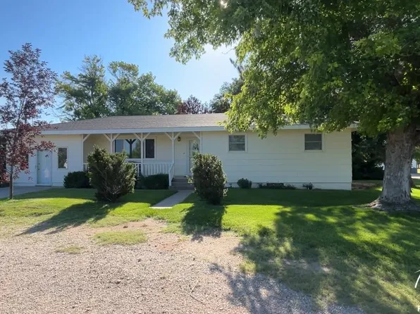 18404 4th Rd, Ingalls, KS 67853