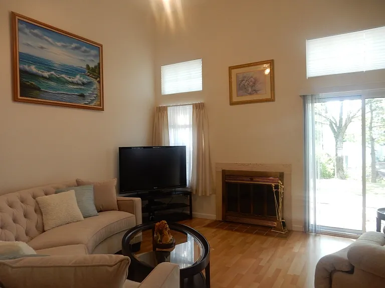 419 Cardinal Ln — Photo 4