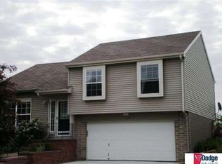 17501 Gertrude Cir, Omaha, NE 68136