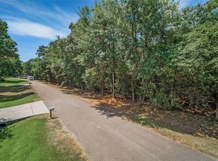 2409 Mustang Dr, Conroe, TX 77384