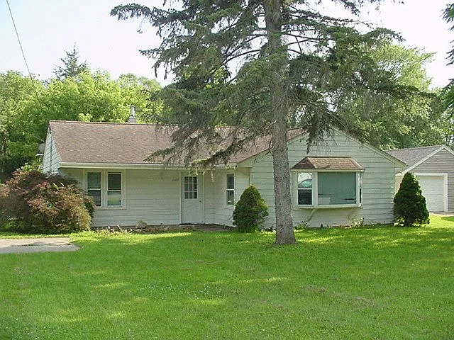 1107 Napoleon Rd photo 1