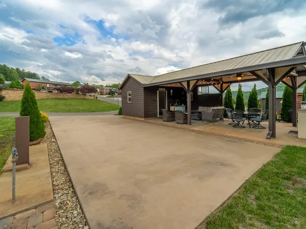 134 Sunset View Trl, Franklin, NC 28734