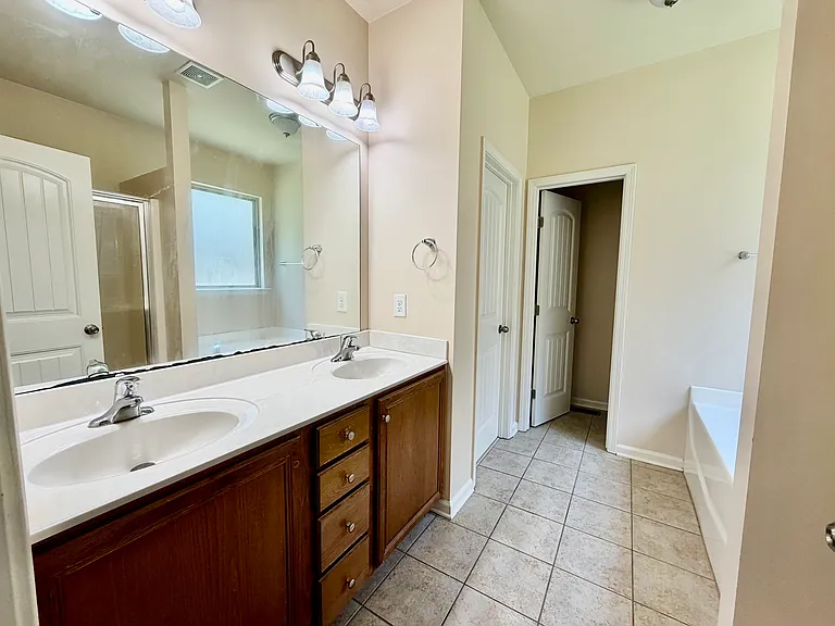 48 Salerno Dr — Photo 18