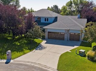 4222 2nd St S, Moorhead, MN 56560