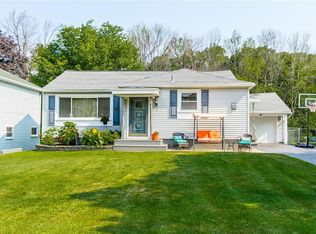 64 Thorpe Cres, Rochester, NY 14616