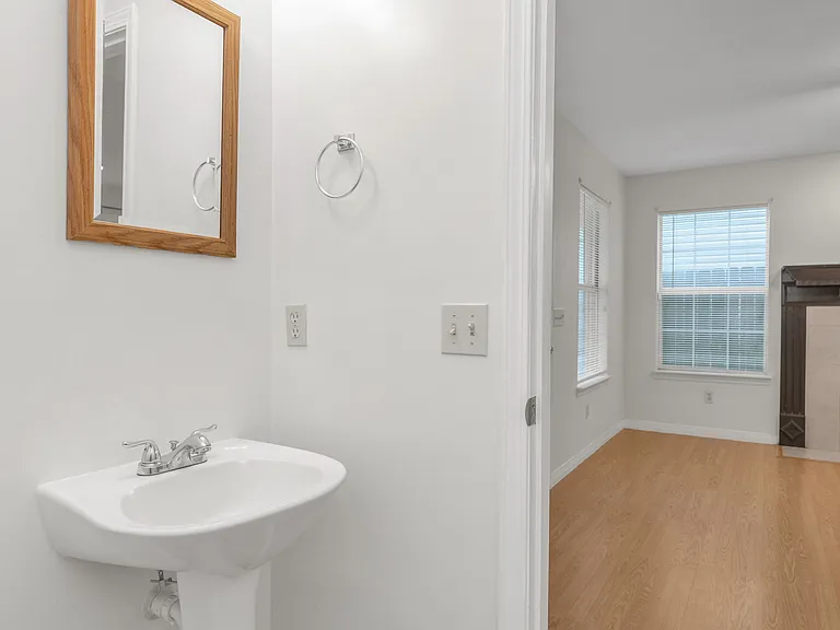 1708 Colonial Ct — Photo 5