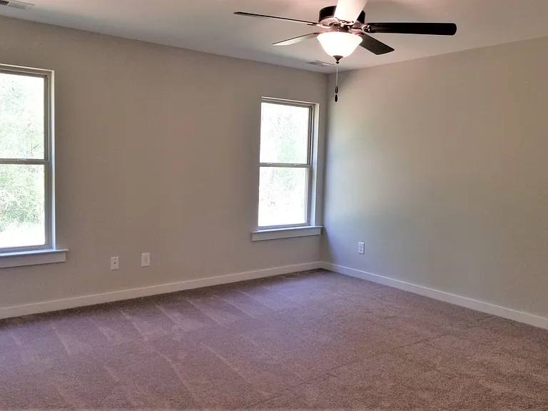 220 Elm Way — Photo 7