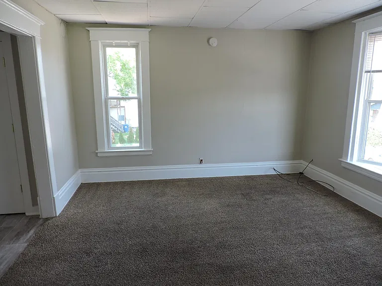 901 Alpine Ave NW — Photo 13