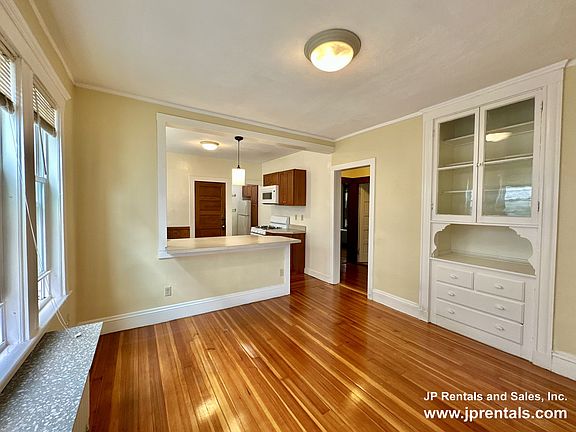 5th image of 21 Child St APT 2