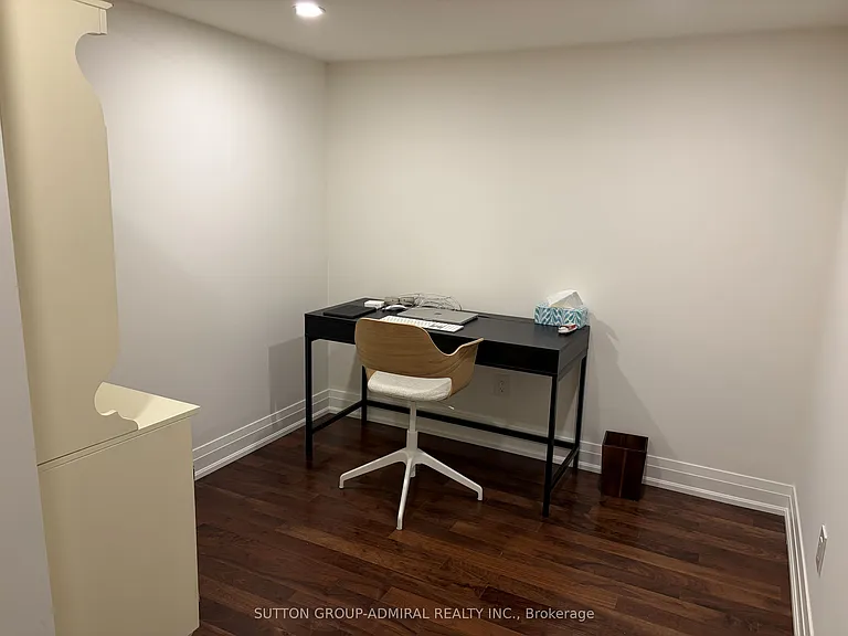 107 Princeton Gate #BASEMENT — Photo 10