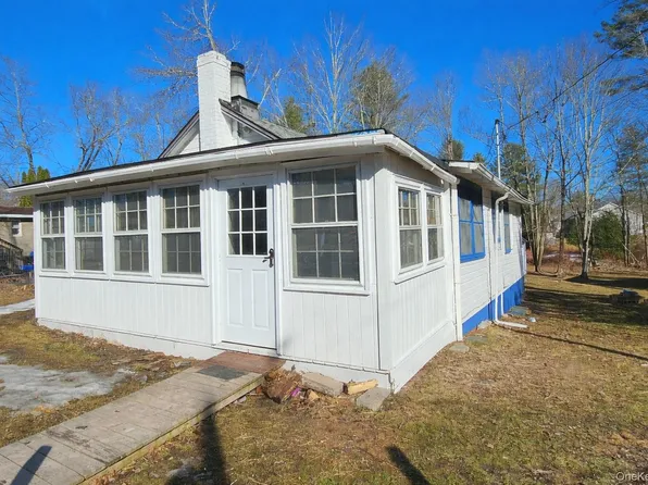 8 Central Avenue, White Lake, NY 12786