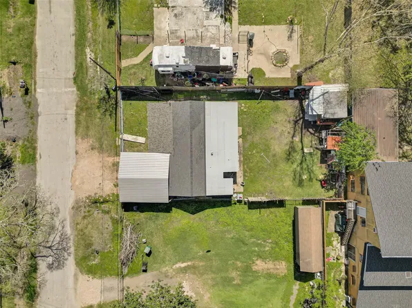4110 Fuqua St, Bacliff, TX 77518
