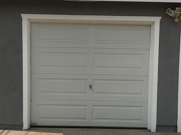 One car garage included