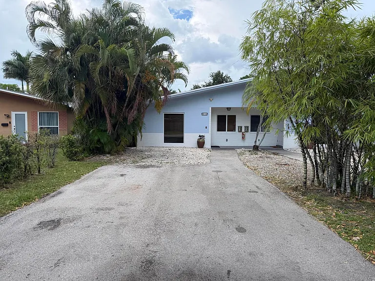 815 SW 14th St #815 — Photo 13