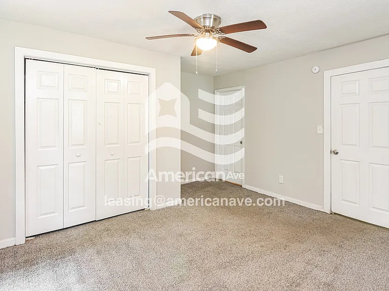 1268477_009_main_bedroom_8.jpg