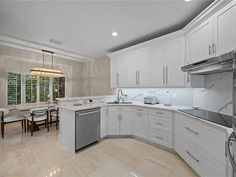 261 Colonade Cir #2701 — Photo 14