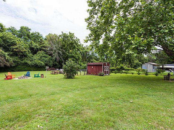 4th image of 1805 Cherrybrook Dr