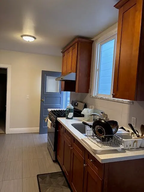 1 bed, 1400 sqft, $1,100 — Photo 3