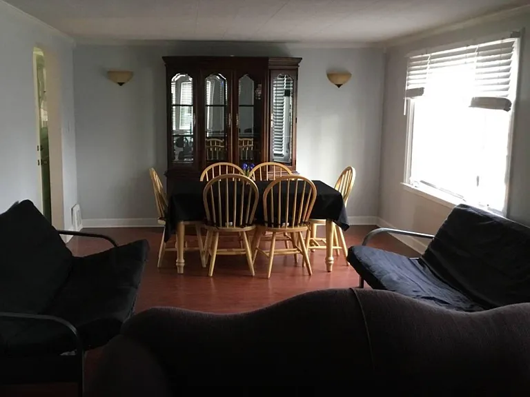 204 Thorncliff Rd — Photo 3