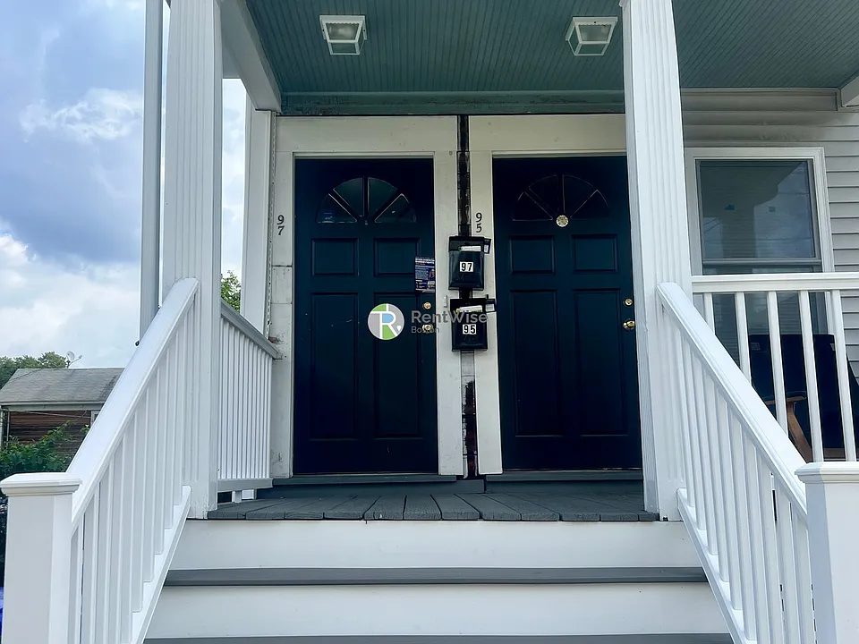 97 Winthrop St
