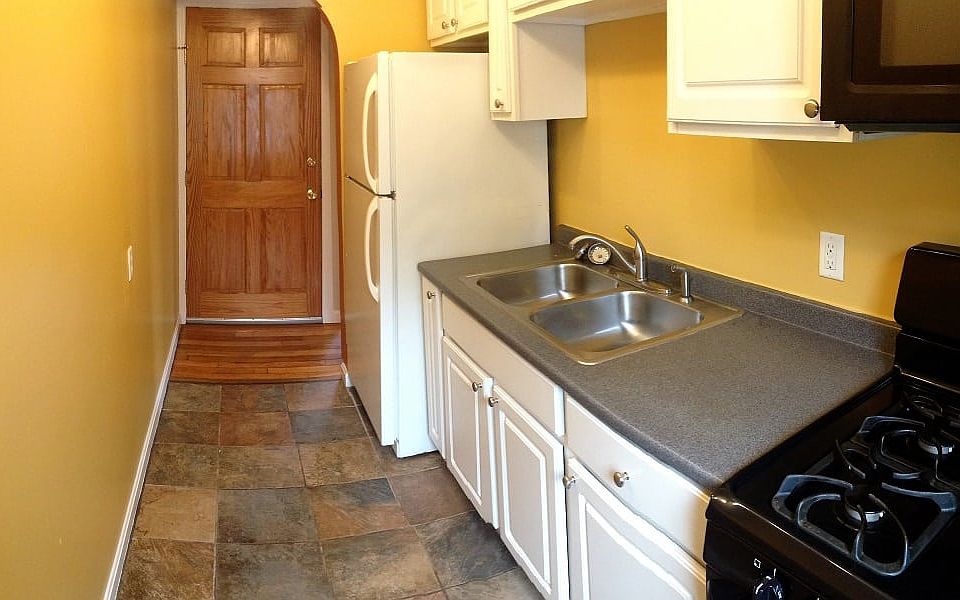 1st image of 127 Margaret St APT C