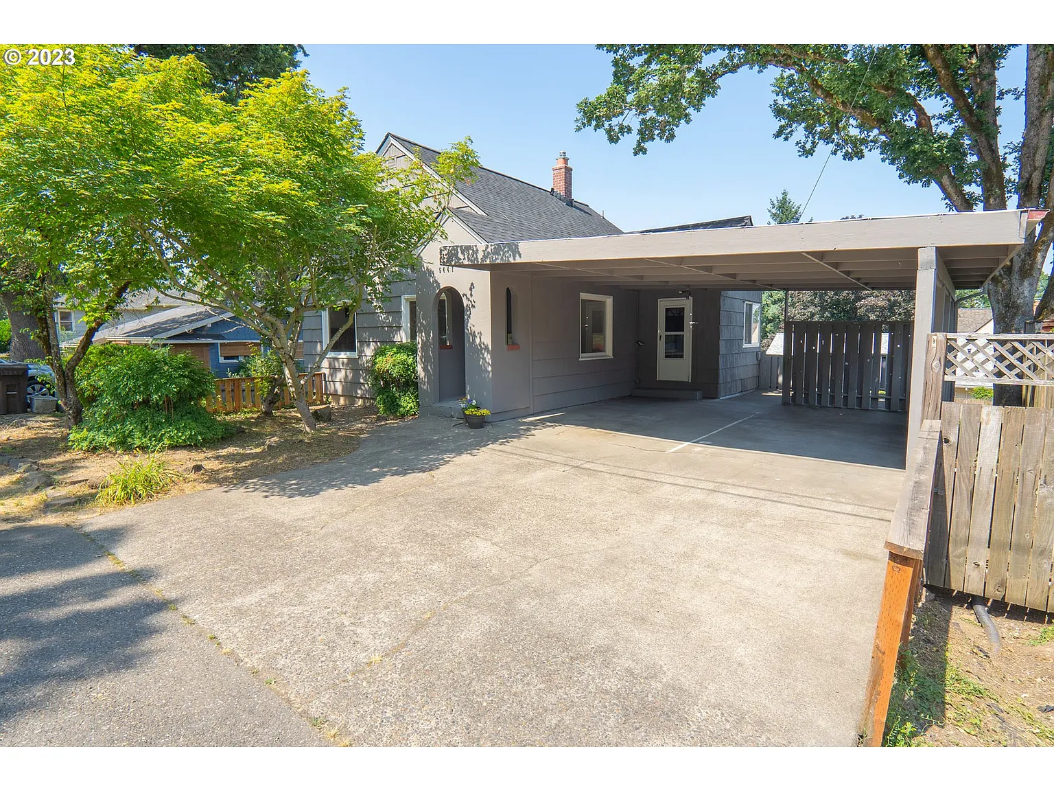 5447 Broadway St photo 1