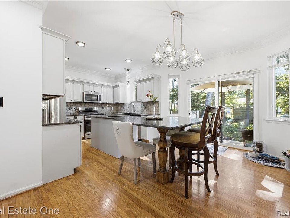 2475 Horace St, photo 12