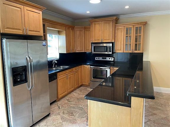 2nd image of 1200 NE 5th St