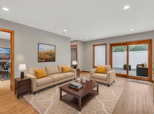 1 & 3 Park Woods Ln #3, Kings Park, NY 11754