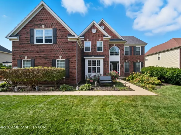 1142 Deerpath Rd, Aurora, IL 60506