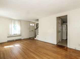 4 Farnham Rd, West Hartford, CT 06119