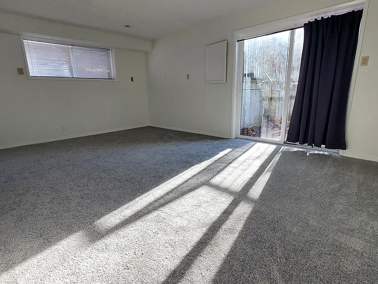 Bedroom 4, different view