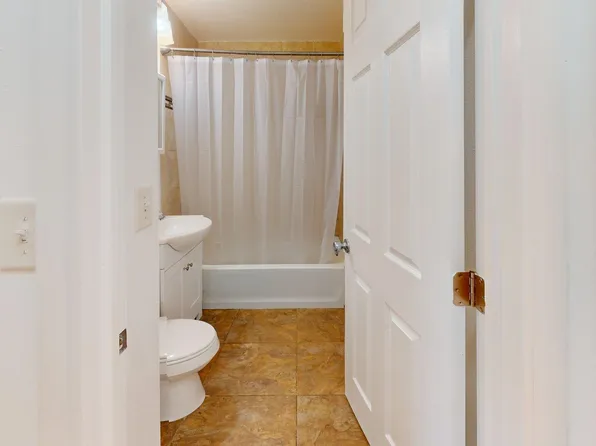 26 Sunset Ter #B2, Essex, CT 06426