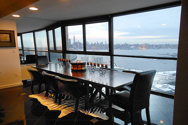 Sold by Hudson View Realty LLC | media 8