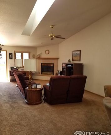 Great room and gas fireplace