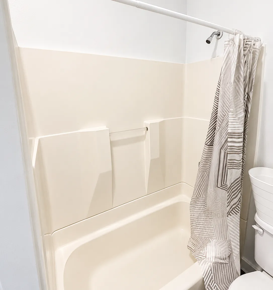 Studio, $1,464 — Photo 2