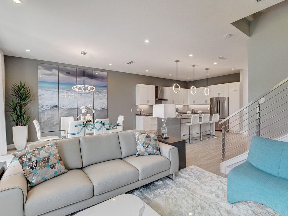 Home For Sale In Moderne Boca