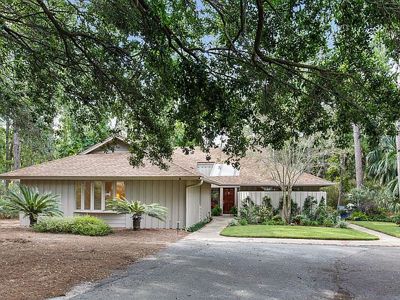 3rd image of 28 Wisteria Ln